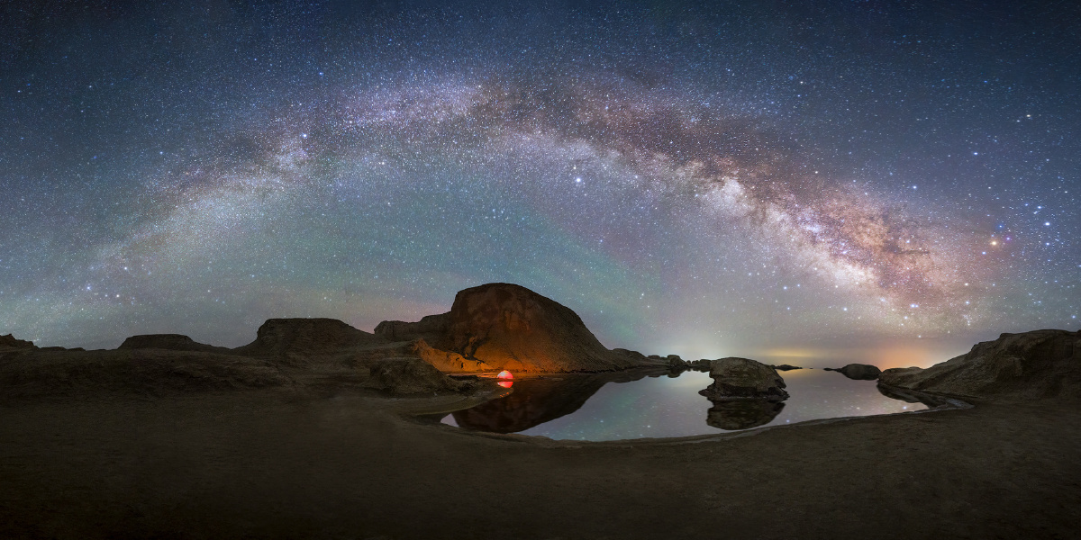 『星空下的水上雅丹』