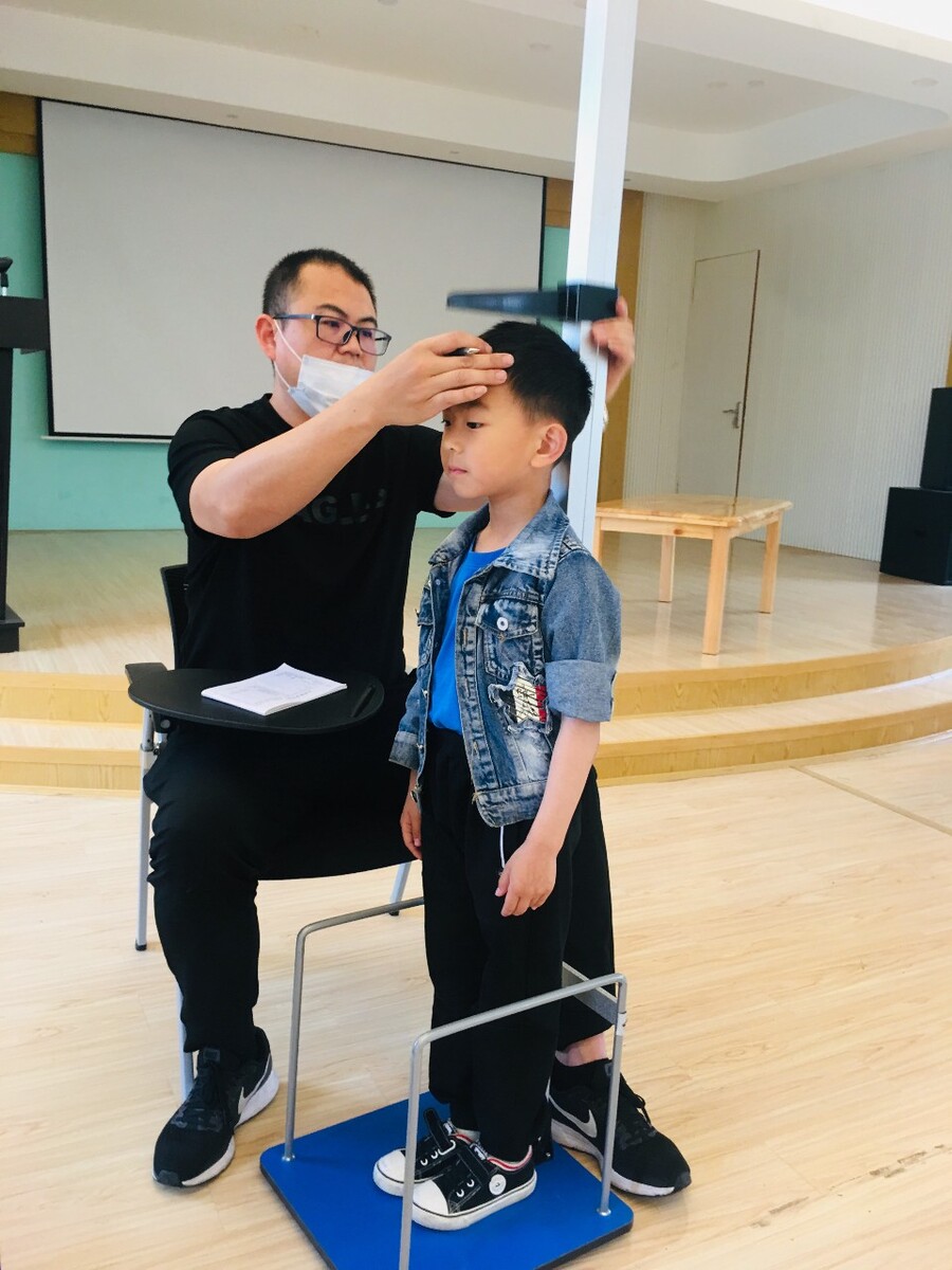 幼儿园梳头发图片大全