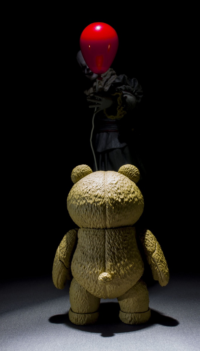 熊孩子和两个卖气球的奸商顺便拿熊孩子来凑数还原下小丑回魂2017的