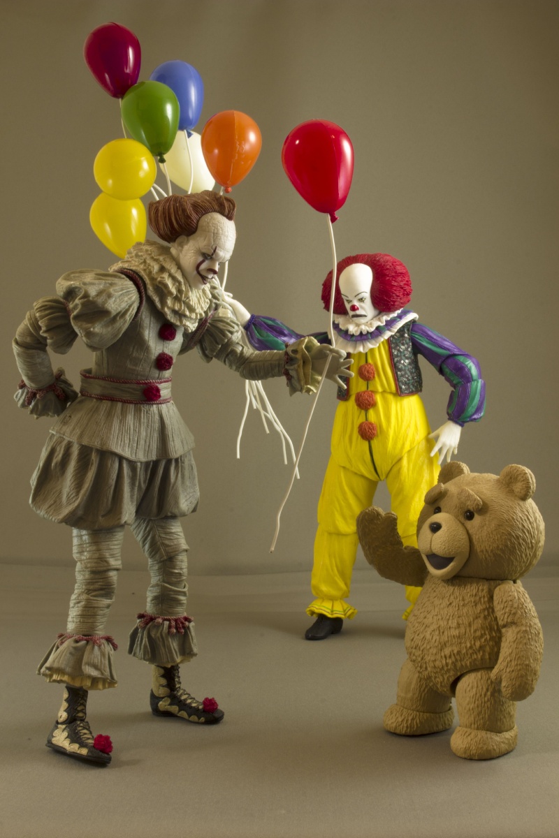 熊孩子和两个卖气球的奸商顺便拿熊孩子来凑数还原下小丑回魂2017的