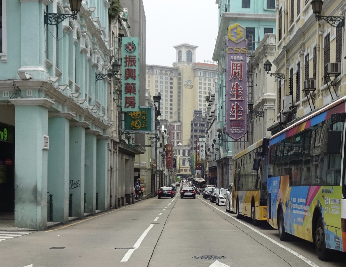 去到想去的地方,走过想走的路,看尽这繁华世界