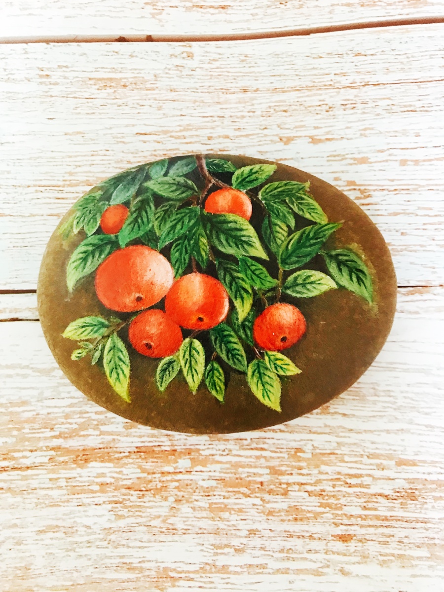 手绘石头画《苹果熟了》