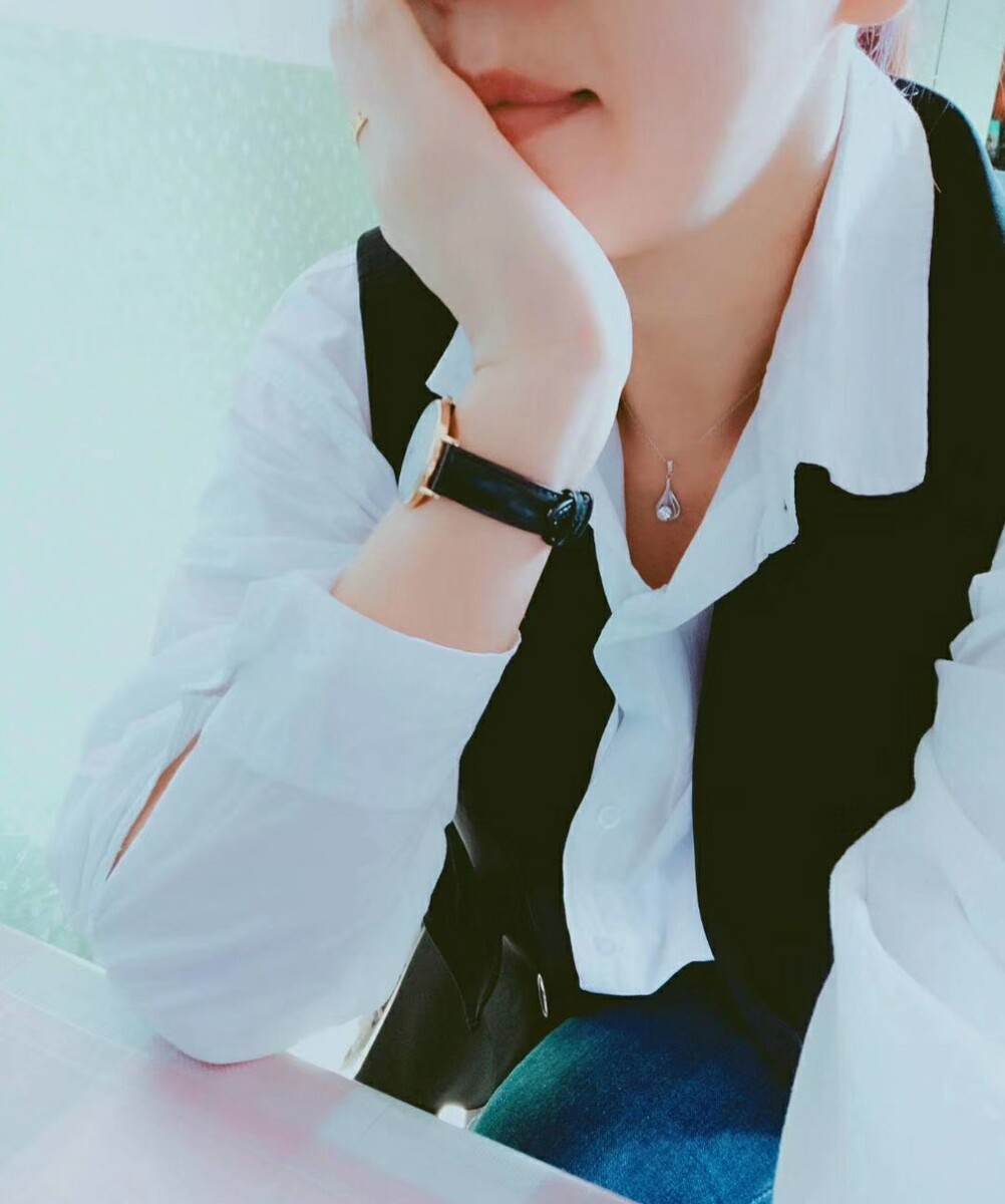 带着自己全部的任性，在时光里&quot;流浪&quot;～～做风情的70后，优雅的70后，努力让自己的人生灿烂些……
