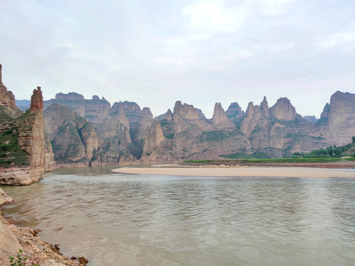 黄河水墨丹霞