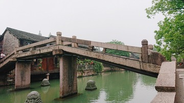 906490