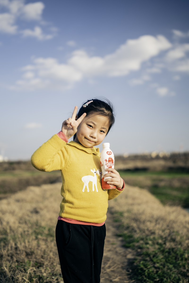 春天里孩子的笑容最灿烂