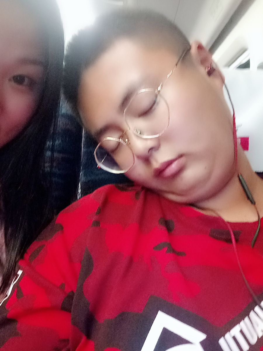 梦到牙缺了一个大洞,梦见长出虎牙-财运上升商人梦想拔牙