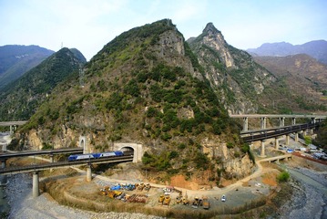 748605