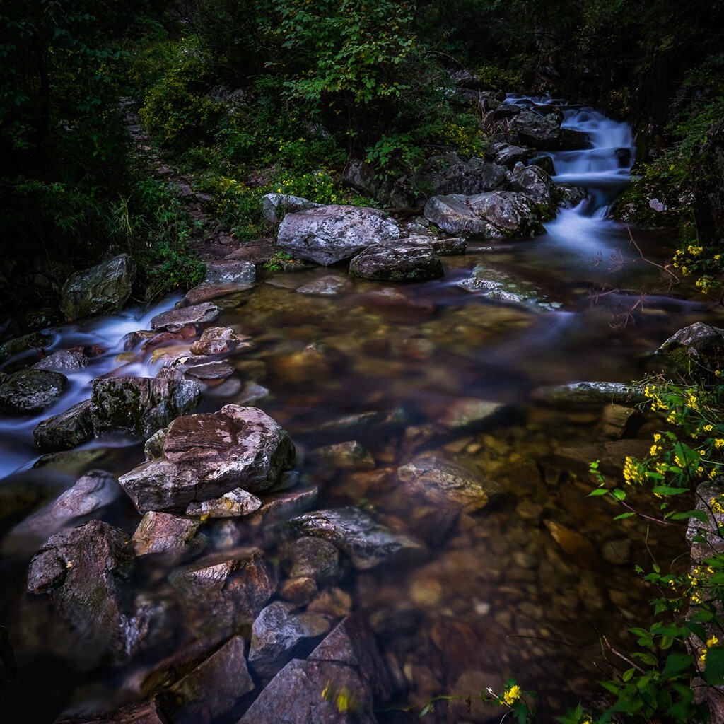 FUJI X-T1 10-24mm镜头,铂锐Progrey IR ND1000 X 10档 广角中灰ND减光镜,摄于陕西秦岭洛河源头