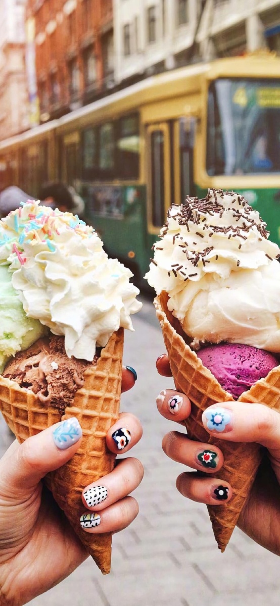 是不是像极了爱情