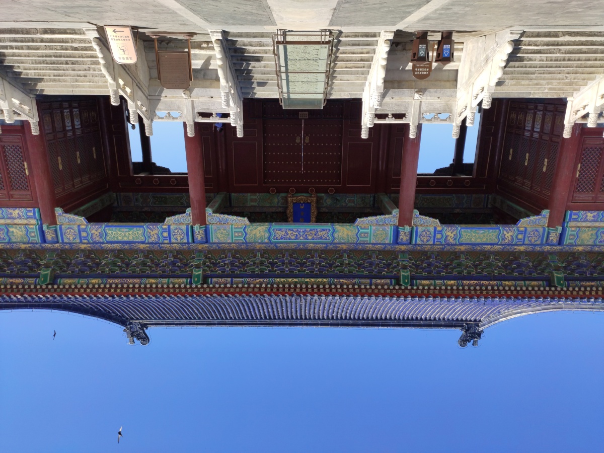 天坛祈年门是祈年殿院落的正门为庑殿顶建筑殿宇五楹