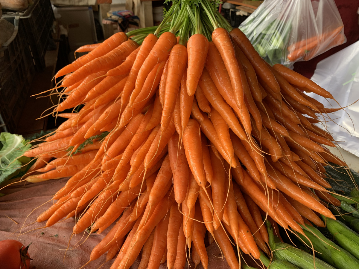 菜市场的胡萝卜09,洗一洗就想直接吃的,甜甜的嘎嘣脆.