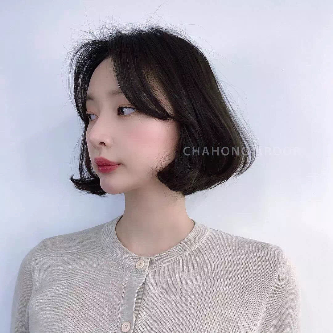 長臉的女生適合什么發(fā)型,百度掃一掃自己臉型配發(fā)型