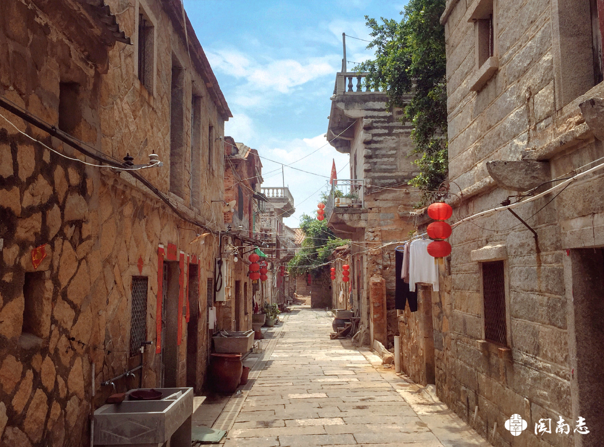 峰尾古城地处泉港诚峰村是一座占地11公顷的古城与国家一级渔港紧紧