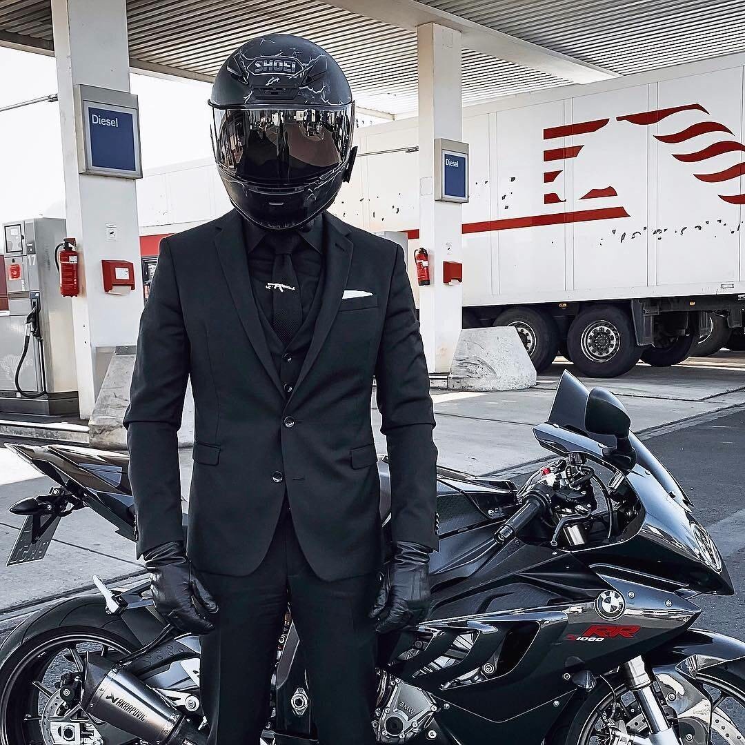 西装骑士帅炸了