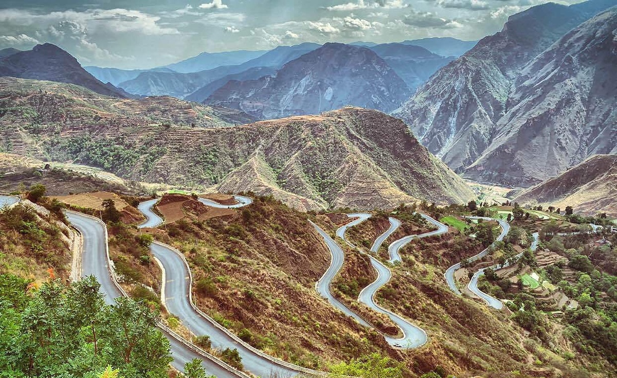 绿汁72拐一个像是被时间遗忘的地方所谓热爱就是明知山高水远艰难险阻