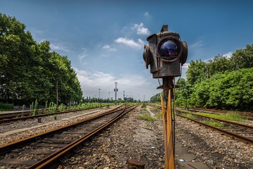 790963