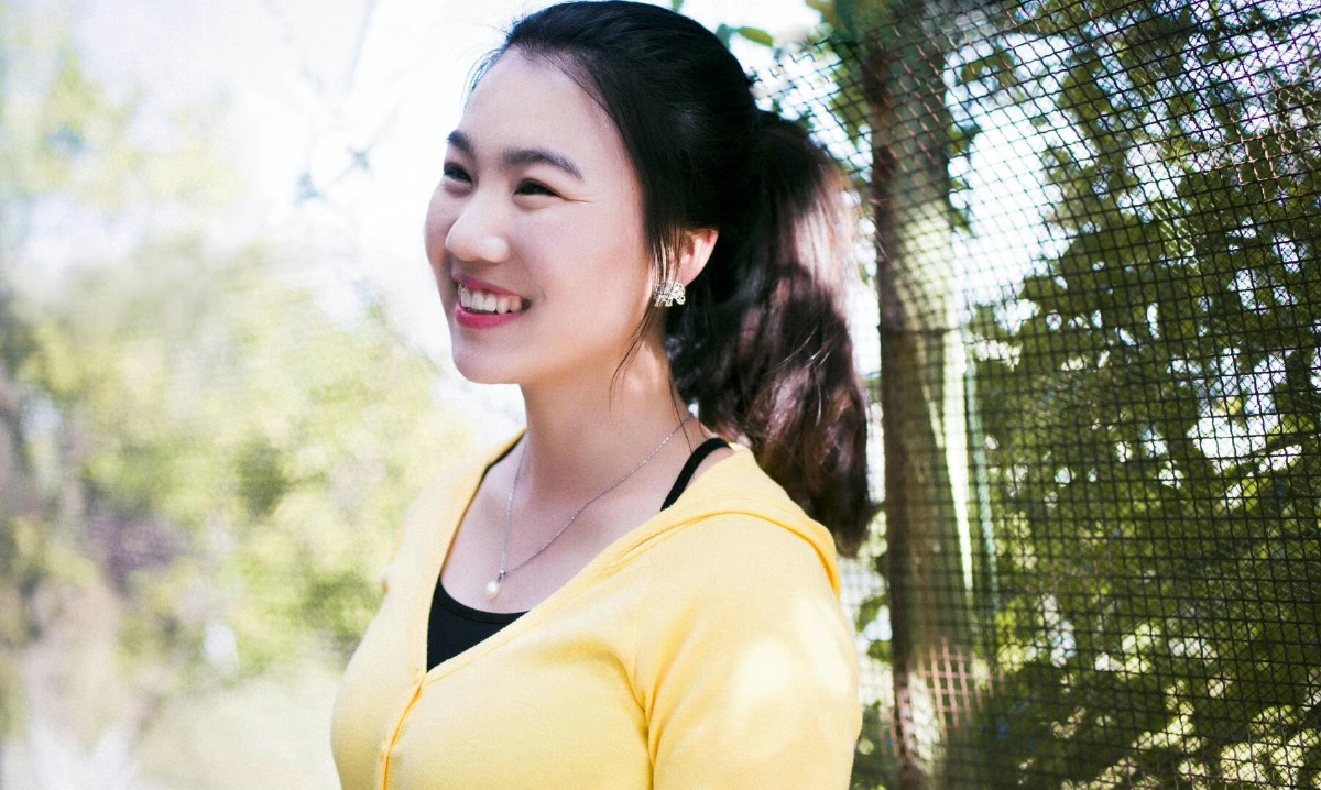 朴素女孩子居家过日子