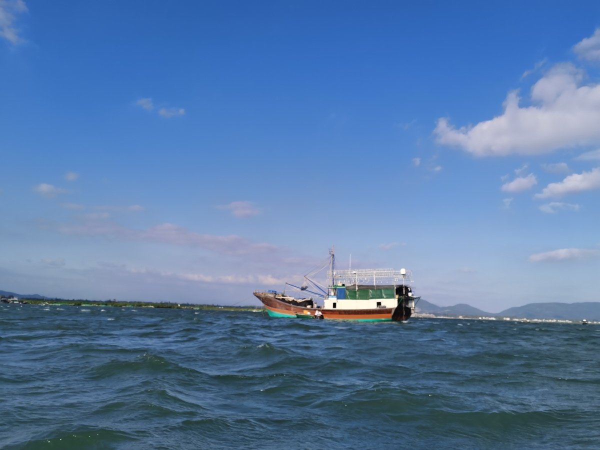 捕鱼船