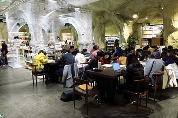 B127BEE4-1A4F-482E-8D3D-8CF4A90B7164/L0/001