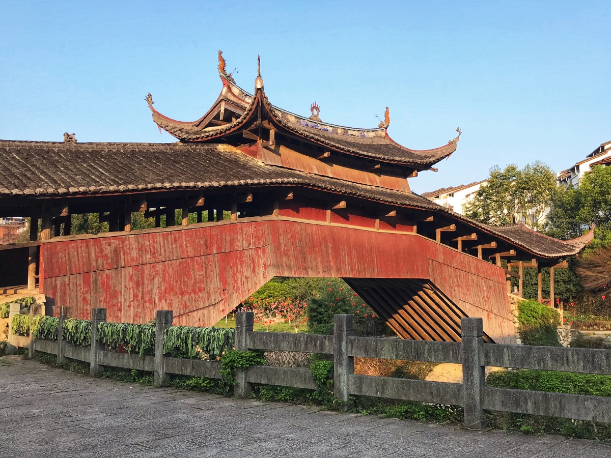 泰顺古廊桥溪东桥