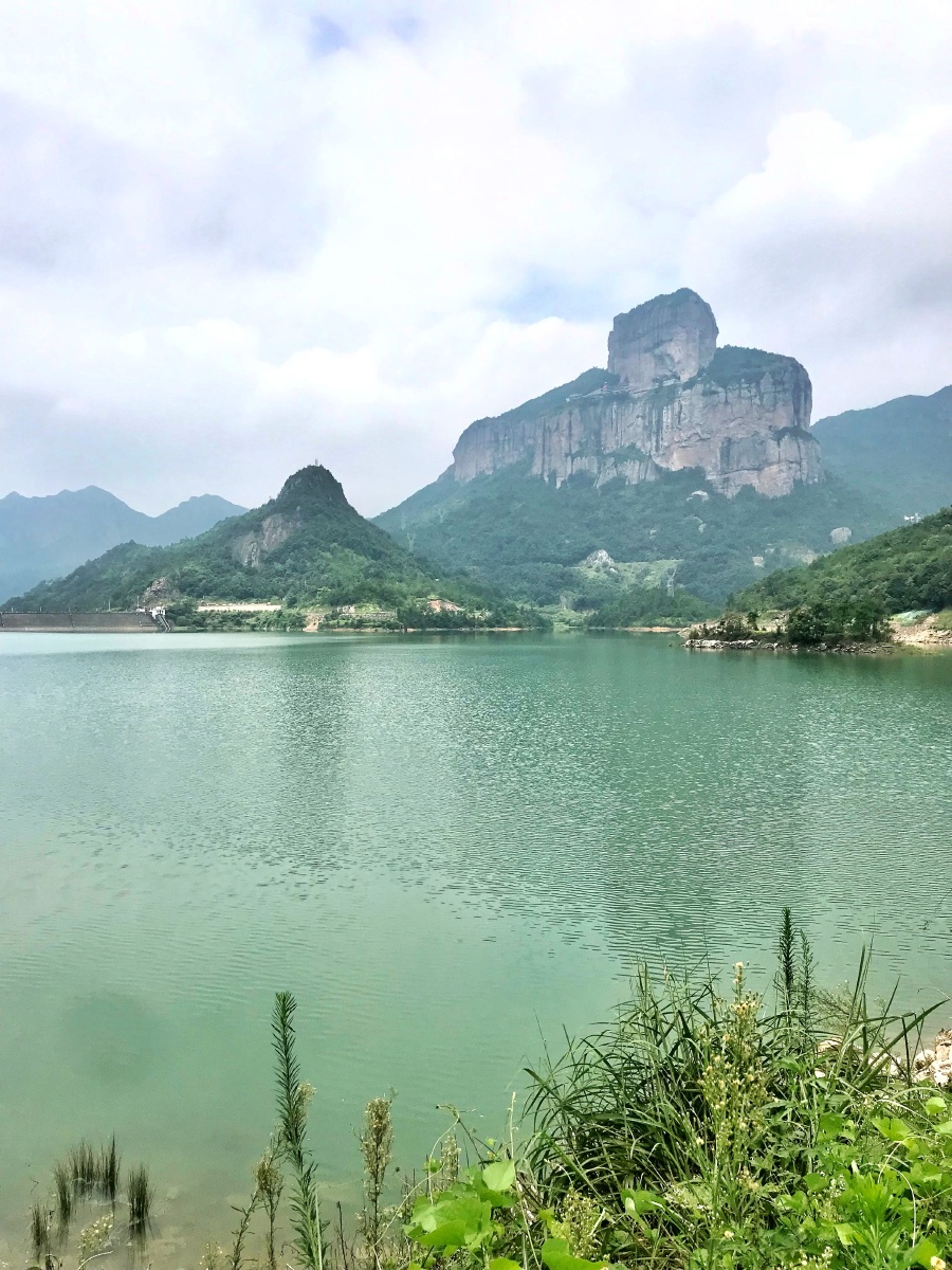 中雁荡山玉甑峰