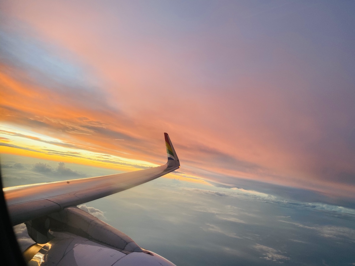 飞机上看夕阳震撼
