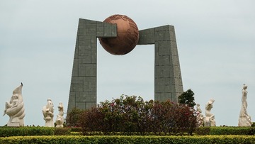 93169