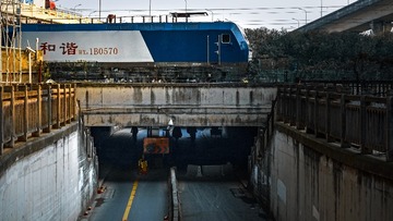66233