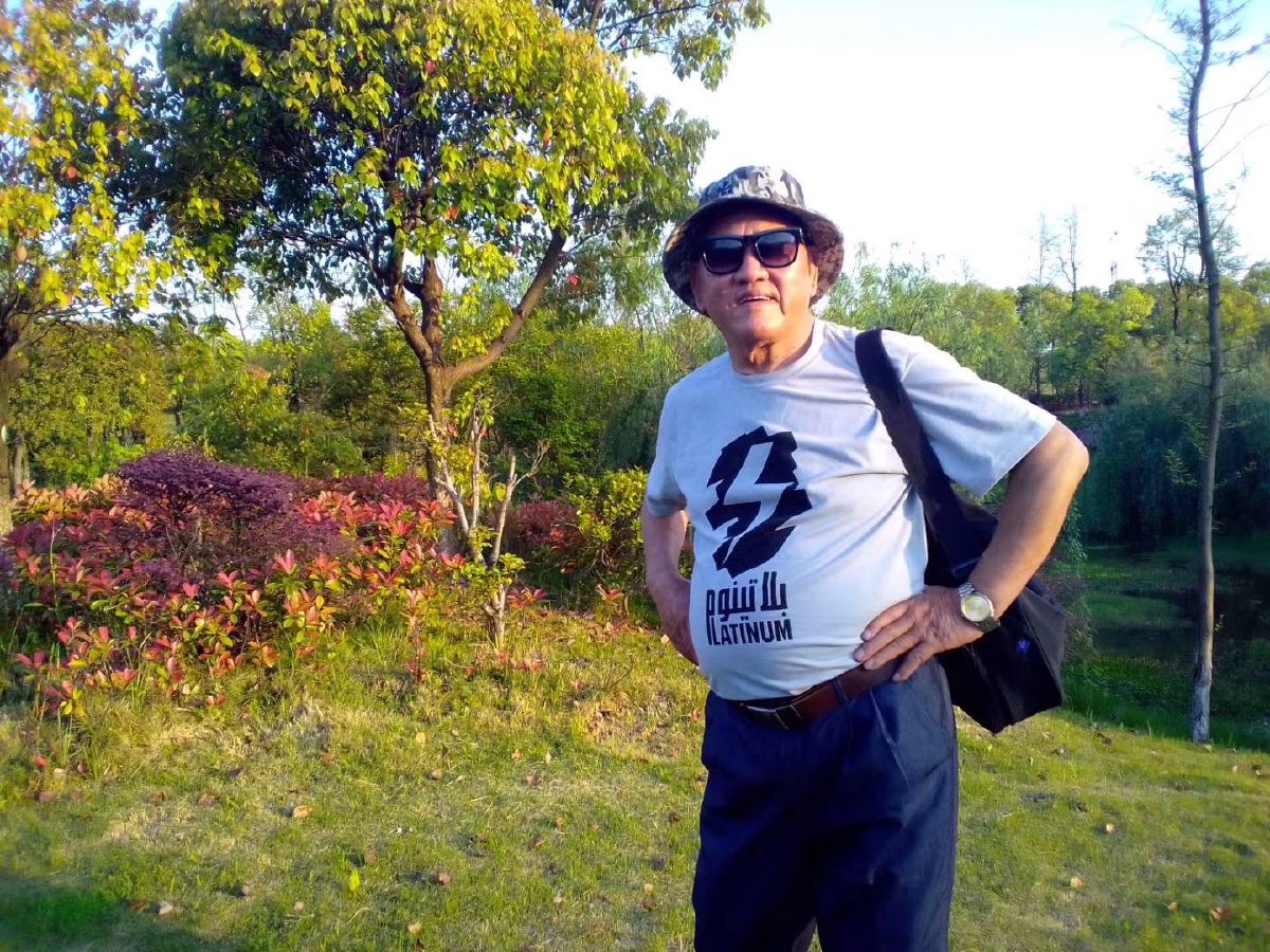 晒晒我家80后帅老头老爸今年已经过了80岁了哦