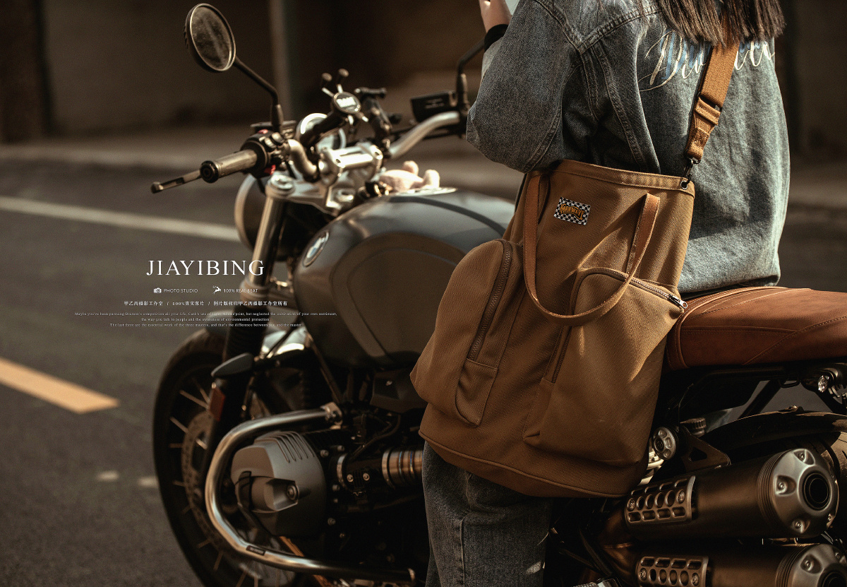 机车女孩复古机车拿铁