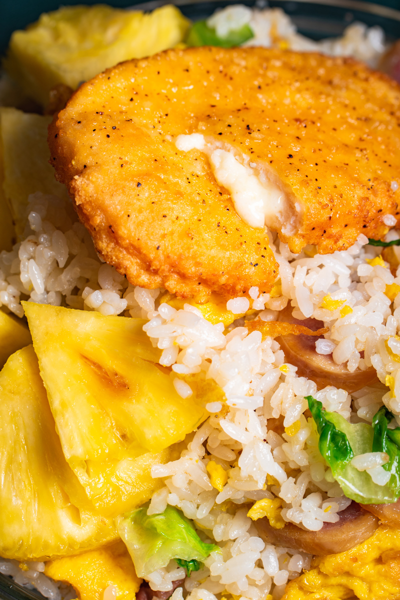 吃香肠鸡蛋菠萝芝士鸡排炒饭20190425