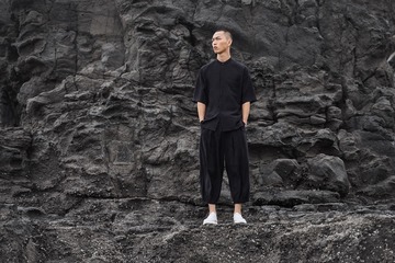 001