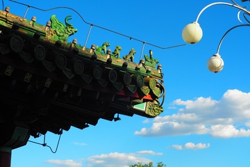 283360