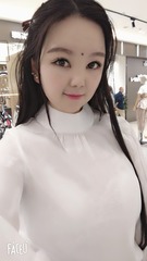 1403772