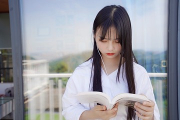 001