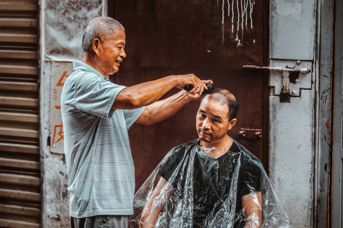 我的故事:去年夏天,我带着相机,穿梭于武汉汉口的巷陌之中,记录下这座