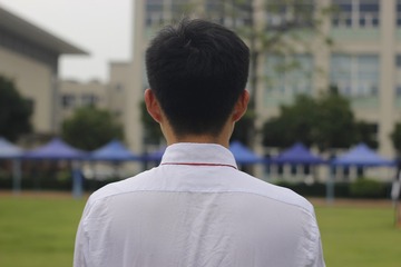 553407