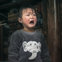 910997