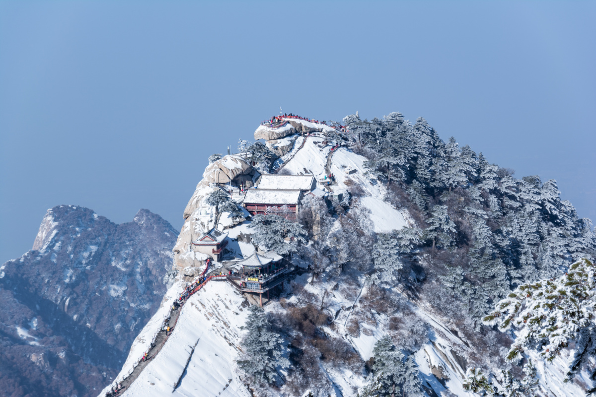 华山雪景