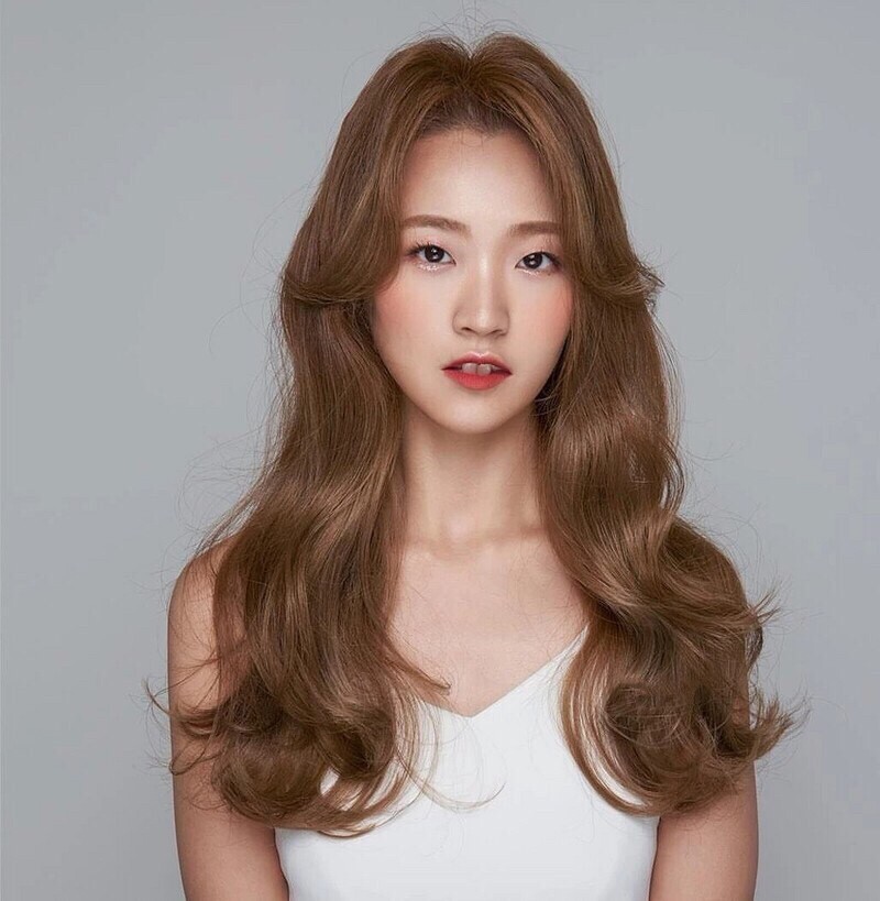 圓形臉適合什么發(fā)型女,長(zhǎng)橢圓形臉適合什么發(fā)型女