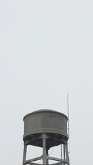 385910