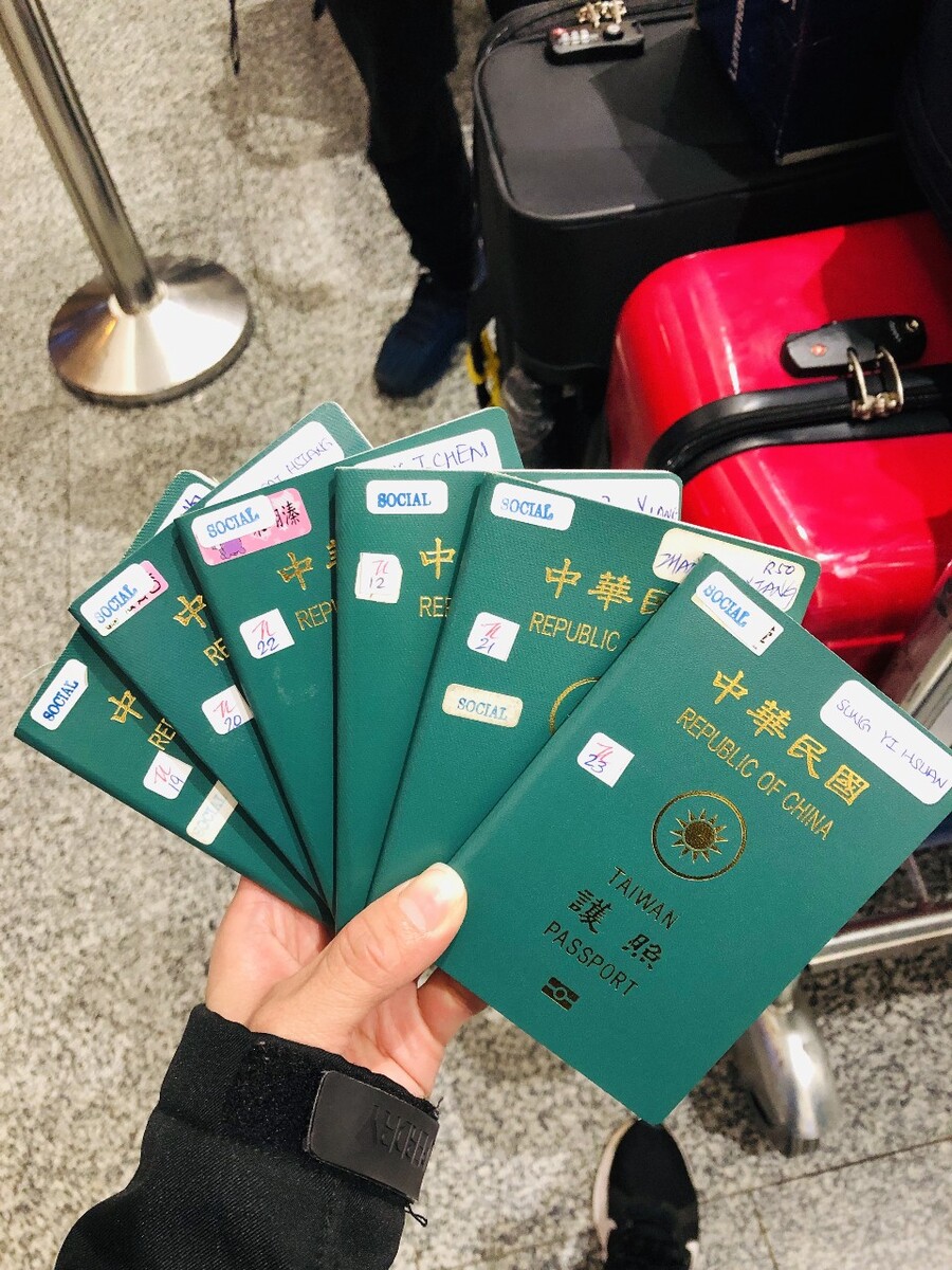 国内登机可以带几个包