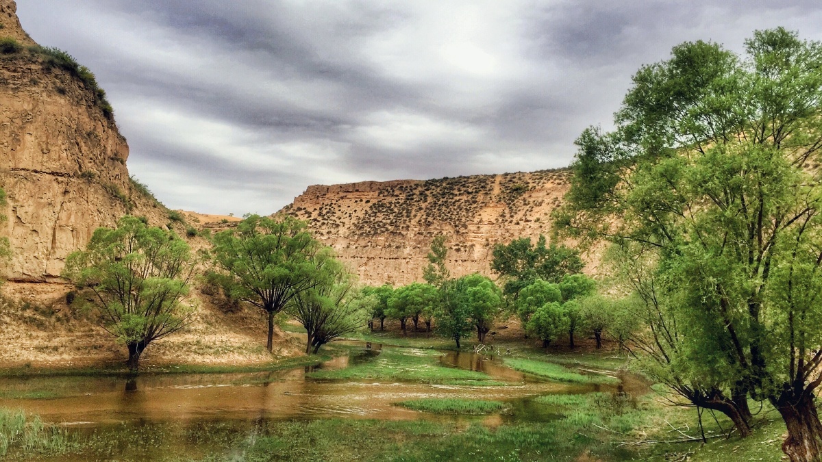 陕西内蒙古榆林鄂尔多斯交界之处沙漠与绿洲萨拉乌苏