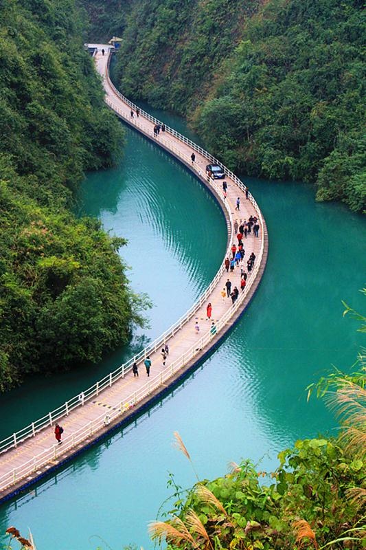 网红浮桥摄于湖北省宣恩县狮子关