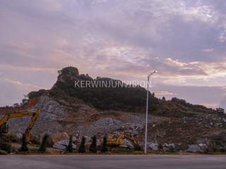 1575482
