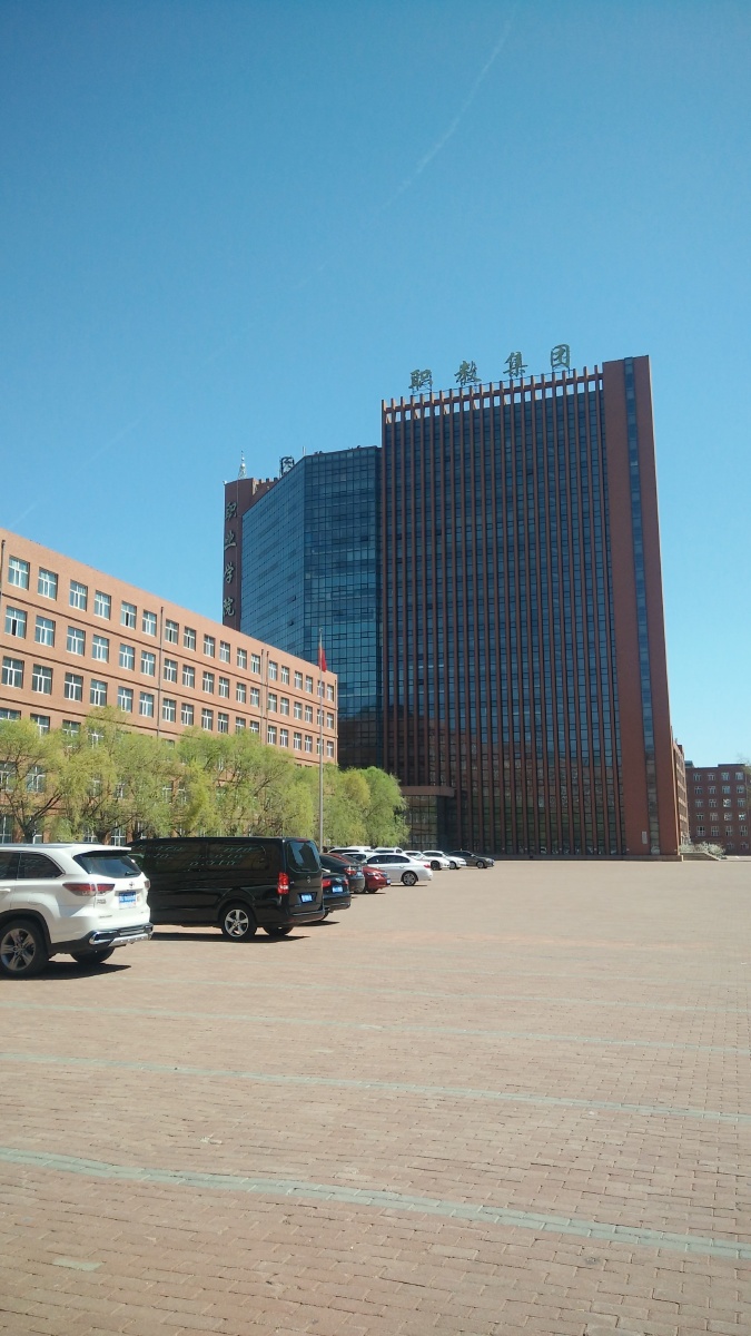济南凤凰泉盈酒店附近,济南泉盈da酒店位于北苑街商圈