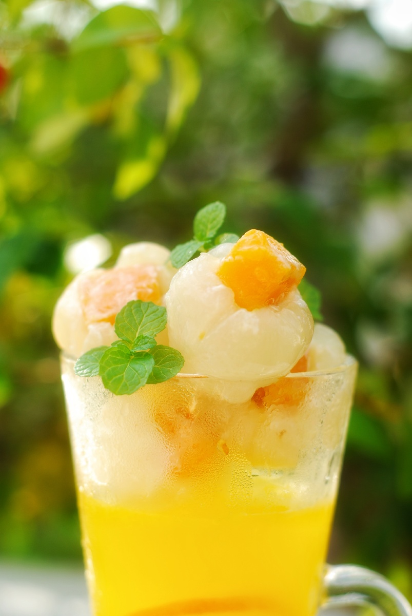 爆浆荔枝气泡水