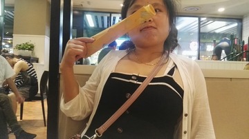 562959