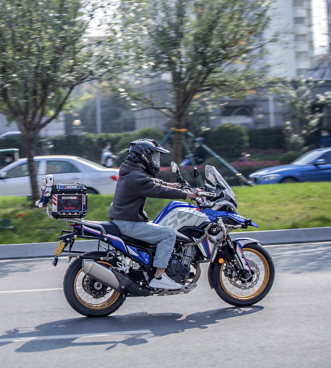 摩托车moto马路骑士